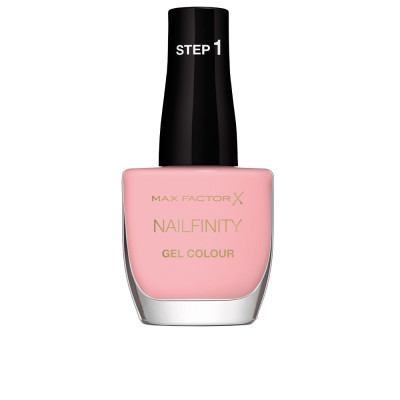 NAILFINITY 230-leading lady